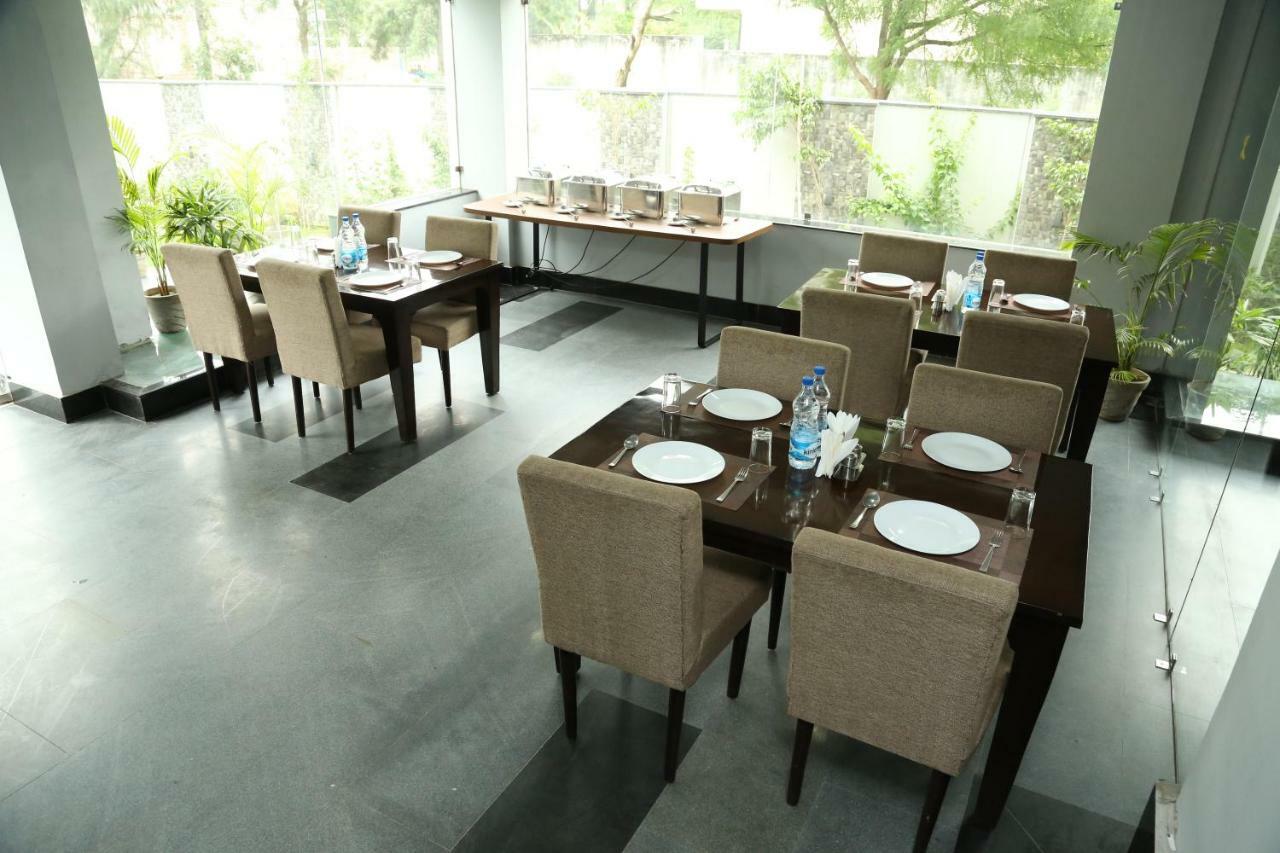 דלהי Royal Residence On Sohna Road מראה חיצוני תמונה